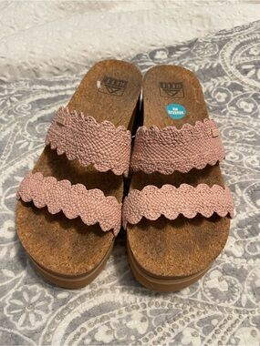 Reef Cushion Vista Higher - Scalloped braided Pink - Womens SIze 8